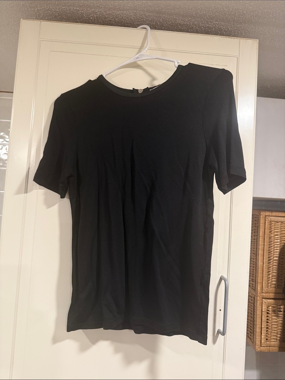 Forever 21 Classic Black Crewneck Short Sleeve Tee size small 7:28